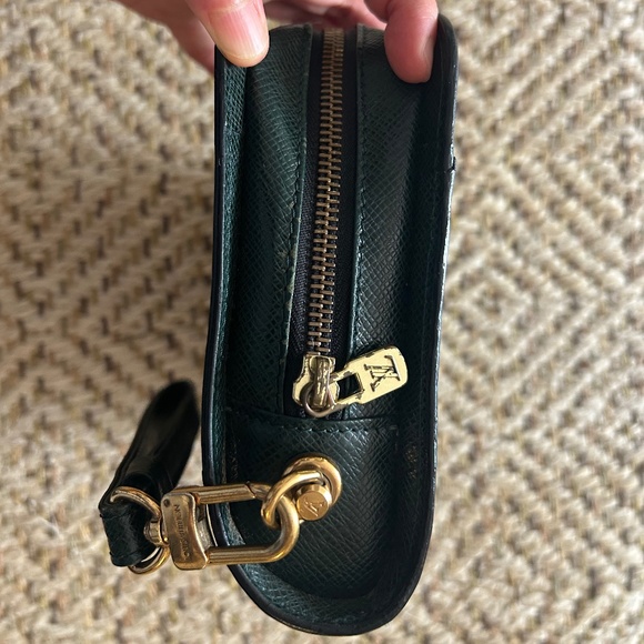 Louis vuitton Taiga green clutch - Picture 7 of 12